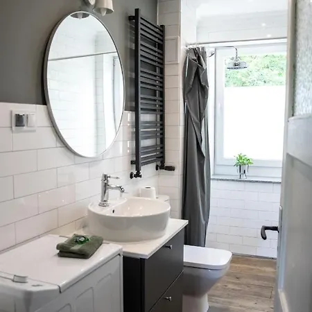 Lily - Ideal For Groups And Families Near Train Station Apartment Gdansk